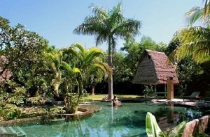 belle piscine d'un hôtel à Bali